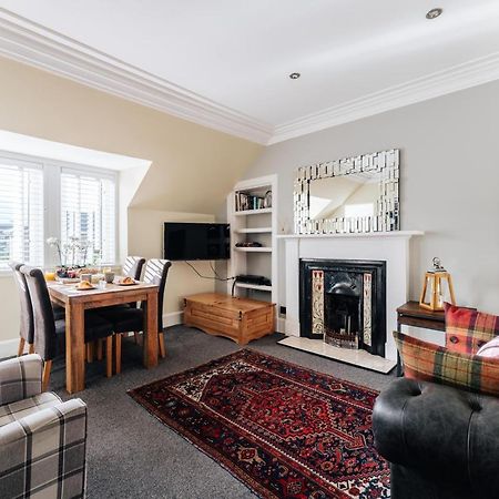 Luxury Inverness Central Apartment Private Parking Luaran gambar