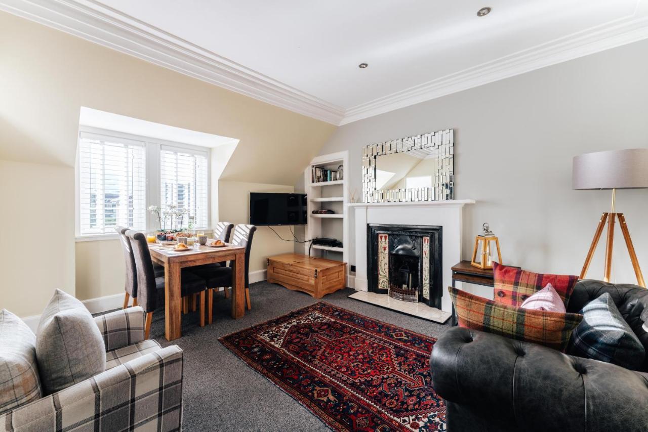Luxury Inverness Central Apartment Private Parking Luaran gambar
