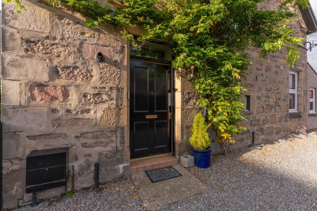 Luxury Inverness Central Apartment Private Parking Luaran gambar