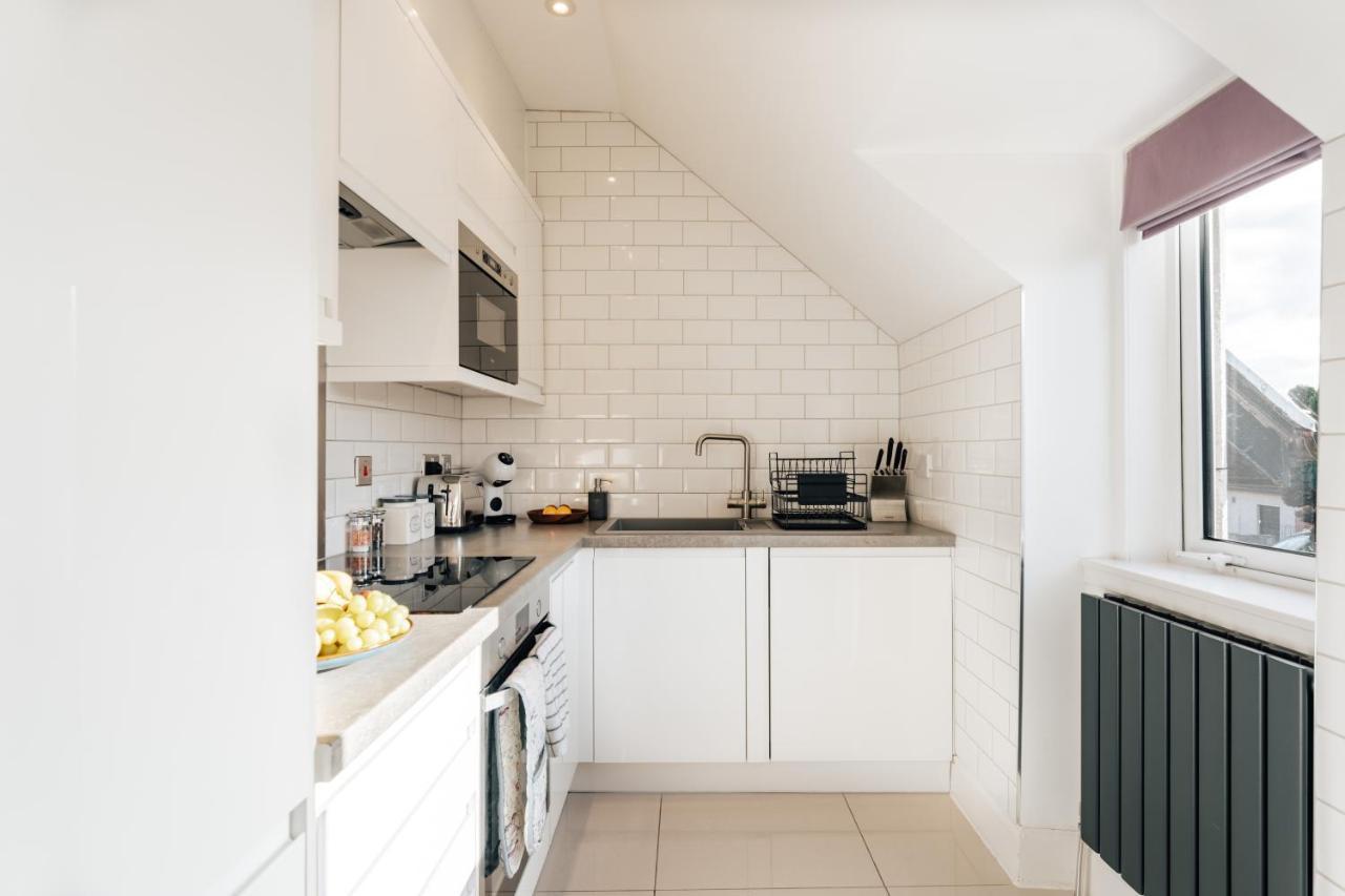 Luxury Inverness Central Apartment Private Parking Luaran gambar