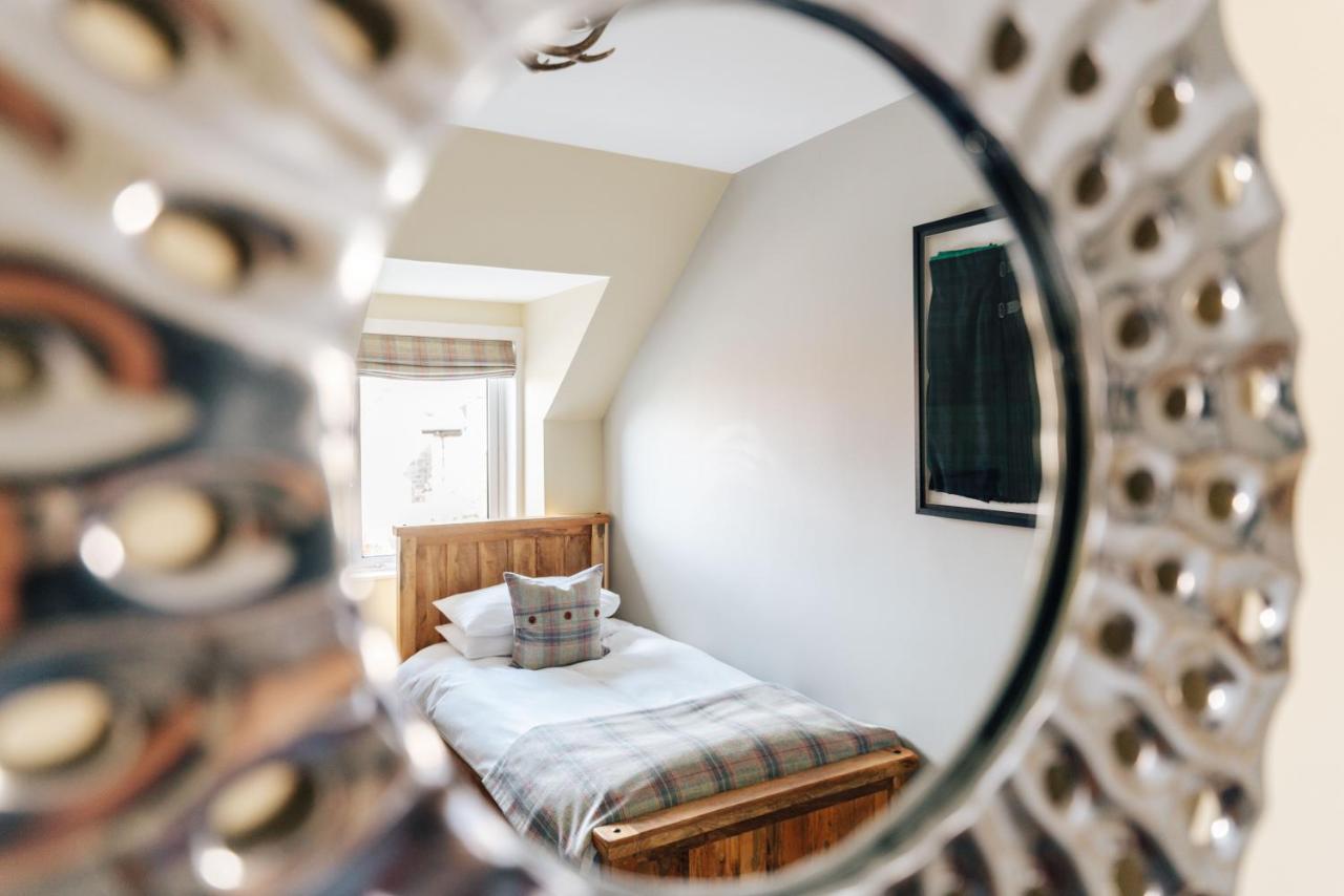 Luxury Inverness Central Apartment Private Parking Luaran gambar